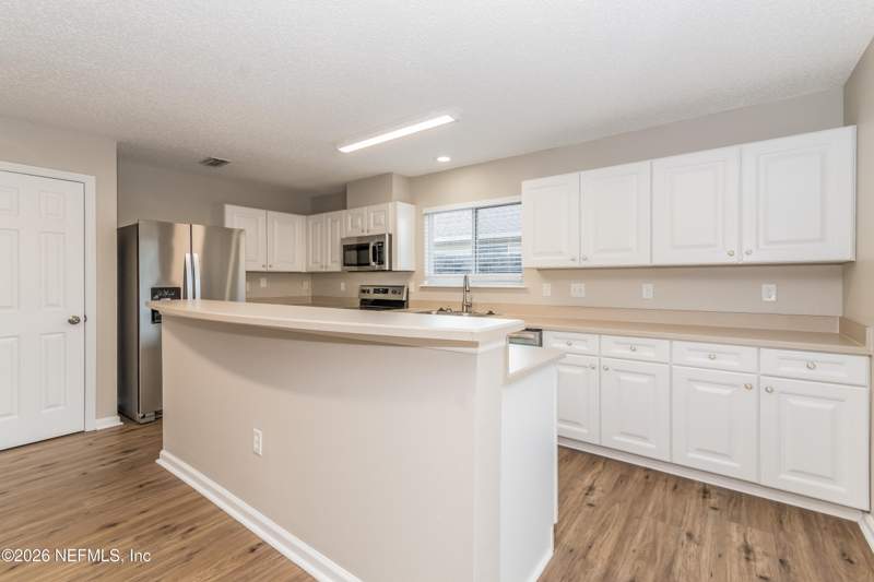 3 bedroom Single Family Residence at 11483 Summer Bird Court, Adams Lake, Jacksonville — photo 5