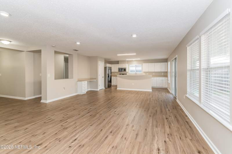 3 bedroom Single Family Residence at 11483 Summer Bird Court, Adams Lake, Jacksonville — photo 3