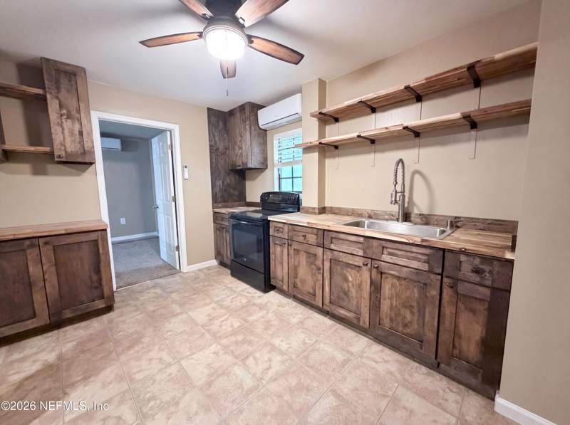 3 bedroom Single Family Residence at 94 Conifer Circle, Evergreen Acres, Middleburg — photo 2