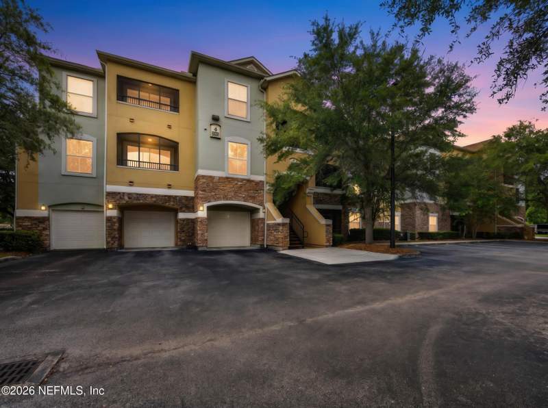 2 bedroom Condominium at 8539 Gate Parkway #433, Villa Medici, Jacksonville — photo 3