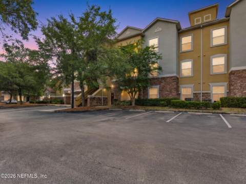 8539 Gate Parkway #433, Jacksonville FL - photo 9 of 94