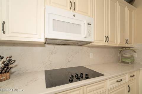 13175 Wexford Hollow Road, Jacksonville FL - photo 15 of 57