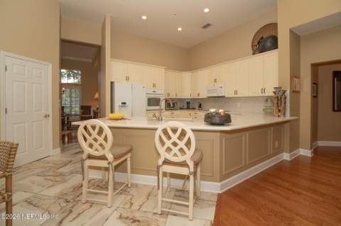 13175 Wexford Hollow Road, Jacksonville FL - photo 16 of 57