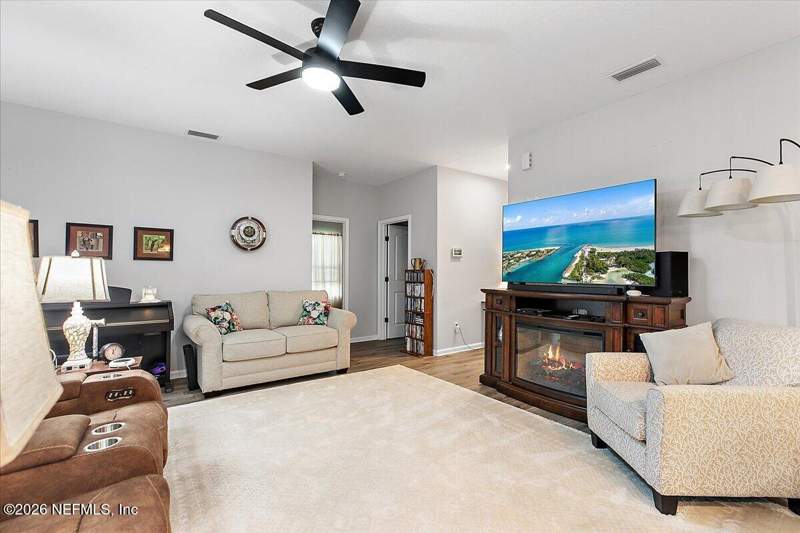 3 bedroom Single Family Residence at 2074 Paloma Court, Middleburg, Middleburg — photo 5