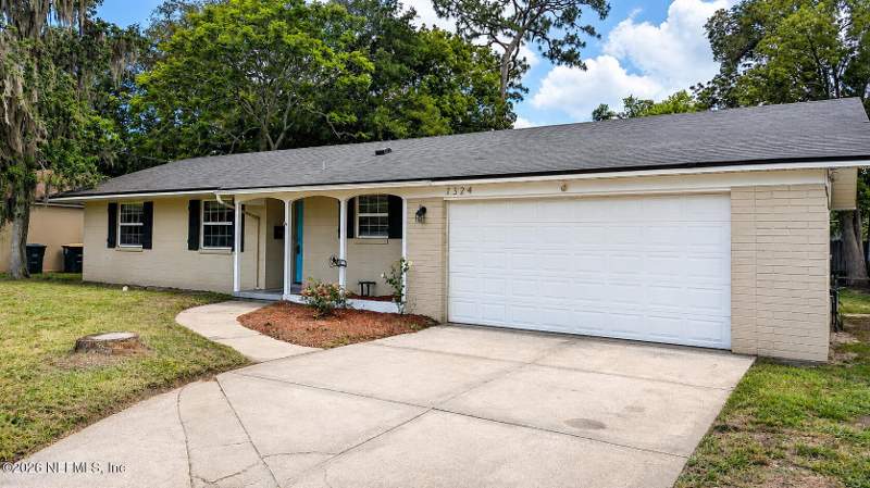 3 bedroom Single Family Residence at 7324 Altama Road, Holiday Hill, Jacksonville — photo 2