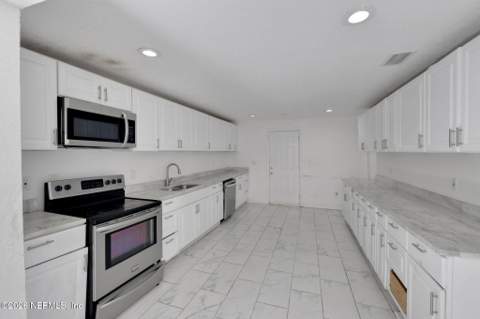 1158 Pacetti Street, Jacksonville FL - photo 9 of 49