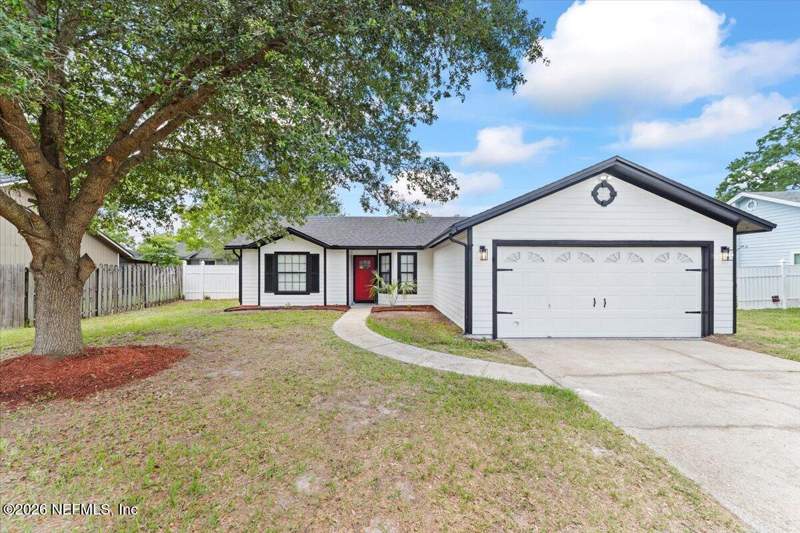 3 bedroom Single Family Residence at 640 Radnor Lane, Crystal Springs, Jacksonville — photo 2