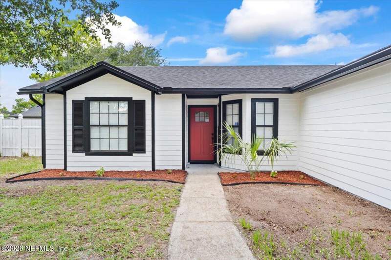 3 bedroom Single Family Residence at 640 Radnor Lane, Crystal Springs, Jacksonville — photo 3
