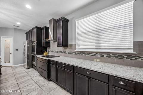 79425 Plummers Creek Drive, Yulee FL - photo 9 of 36