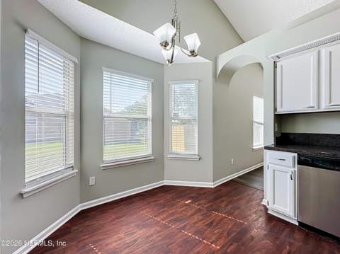 8672 Bandera Circle, Jacksonville FL - photo 7 of 23