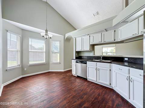 8672 Bandera Circle, Jacksonville FL - photo 9 of 23