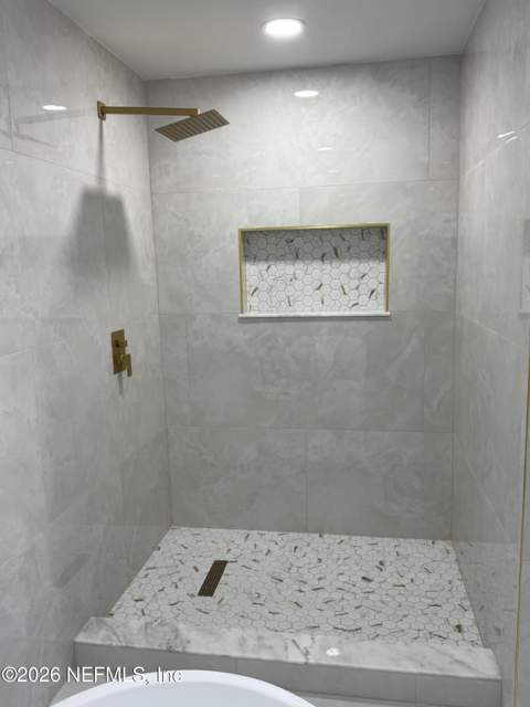 2319 Townsend Boulevard, Jacksonville FL - photo 7 of 40