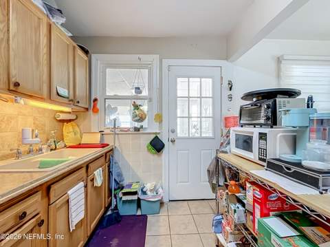271 E 48th Street, Jacksonville FL - photo 9 of 36