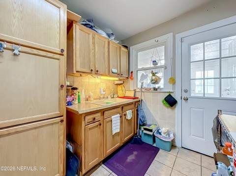 271 E 48th Street, Jacksonville FL - photo 10 of 36