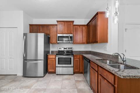 446 Servia Drive, Jacksonville FL - photo 12 of 44