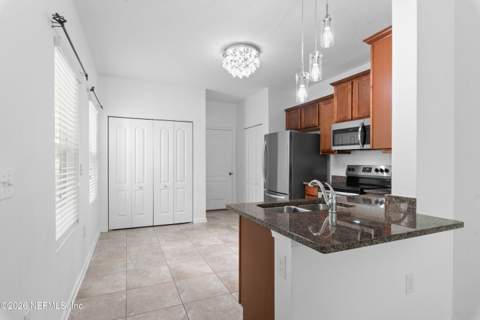 446 Servia Drive, Jacksonville FL - photo 14 of 44