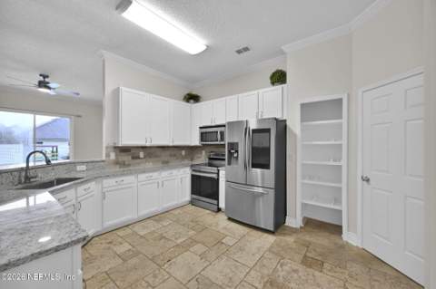 2599 Bentshire Drive, Jacksonville FL - photo 12 of 38