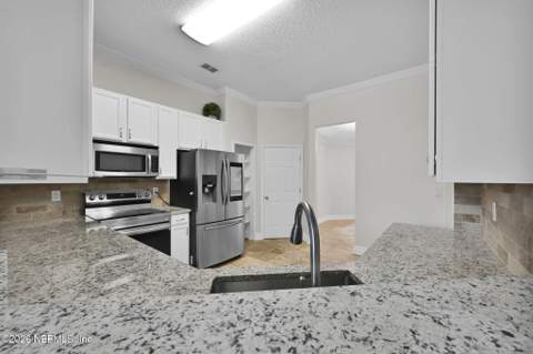2599 Bentshire Drive, Jacksonville FL - photo 15 of 38