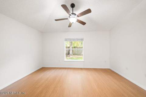 6570 Gentle Oaks Drive, Jacksonville FL - photo 14 of 23