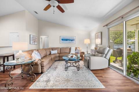10905 Stanton Hills Drive, Jacksonville FL - photo 12 of 44