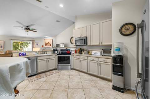 10905 Stanton Hills Drive, Jacksonville FL - photo 22 of 44