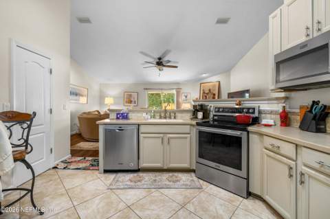 10905 Stanton Hills Drive, Jacksonville FL - photo 20 of 44