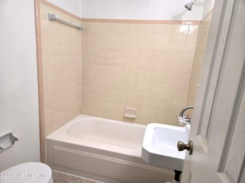 7056 Sonora Drive, Jacksonville FL - photo 18 of 22