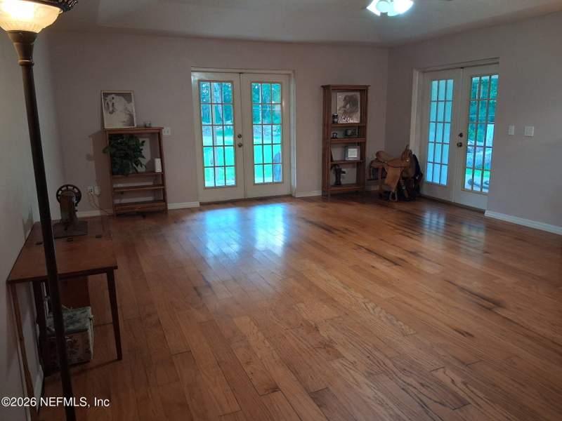 3 bedroom Single Family Residence at 25 Currant Avenue, Middleburg, Middleburg — photo 4