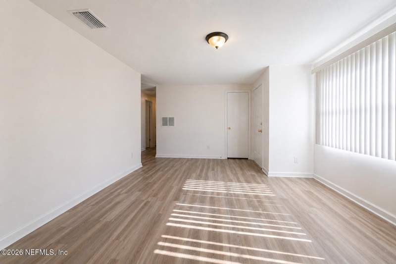 3 bedroom Single Family Residence at 1749 S Merivale Road, Lake Park Estates, Jacksonville — photo 3