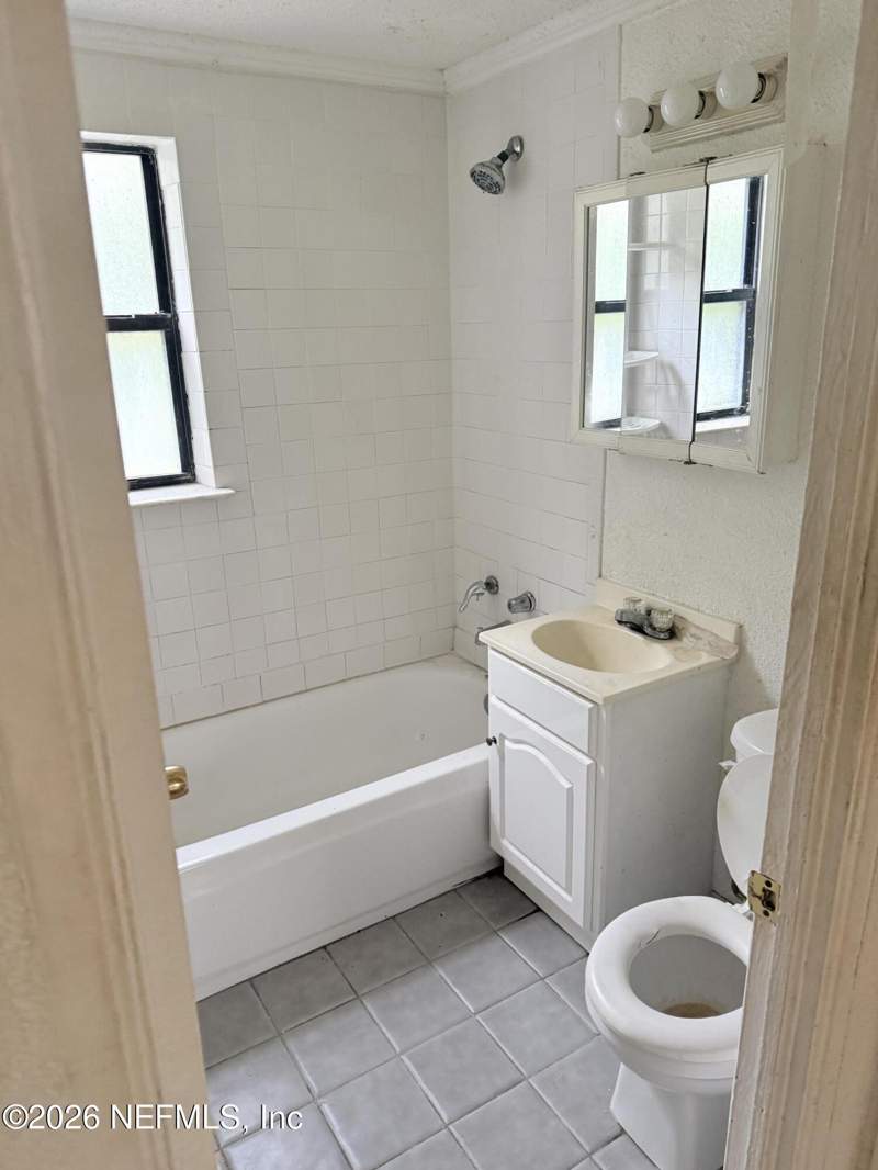 2 bedroom Single Family Residence at 10460 Gailwood Circle, Highland, Jacksonville — photo 5