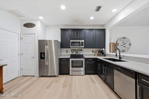 4186 Marblewood Lane, Jacksonville FL - photo 8 of 34