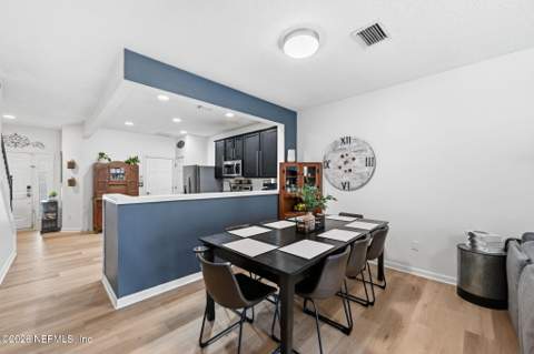 4186 Marblewood Lane, Jacksonville FL - photo 9 of 34