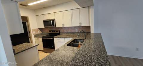5011 S Fulham Road, Jacksonville FL - photo 10 of 21