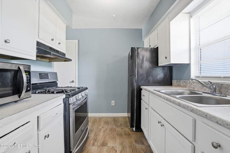 3 bedroom Single Family Residence at 7428 White Alder Dr Drive, Melvin Park, Jacksonville — photo 3