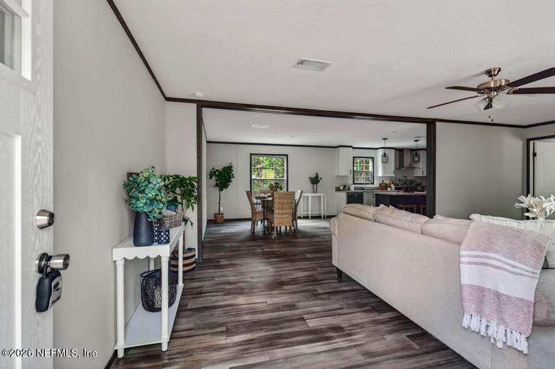 5 bedroom Mobile Home at 4819 Joan Avenue, Black Creek Park, Middleburg — photo 5