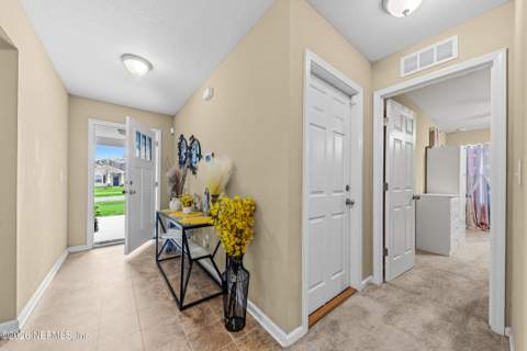 1294 Sarahs Landing Drive, Jacksonville FL - photo 7 of 32