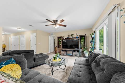 1294 Sarahs Landing Drive, Jacksonville FL - photo 16 of 32