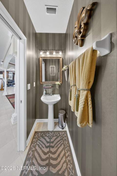323 Broward Road, Jacksonville FL - photo 7 of 33