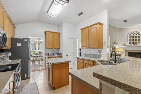 1876 Lake Forest Lane, Fleming Island FL - photo 17 of 43