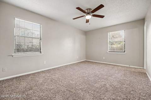 8574 Blackberry Lane, Jacksonville FL - photo 7 of 15