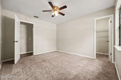 8574 Blackberry Lane, Jacksonville FL - photo 11 of 15