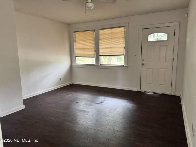 2 bedroom Single Family Residence at 9061 Monroe Avenue, Riverview, Jacksonville — photo 5
