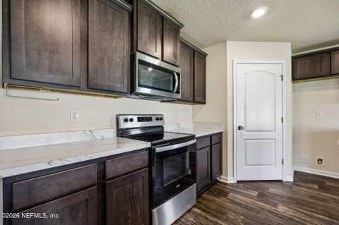 65355 Clearwater Court, Yulee FL - photo 9 of 54