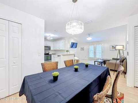 13715 Richmond Park Drive #105, Jacksonville FL - photo 12 of 49