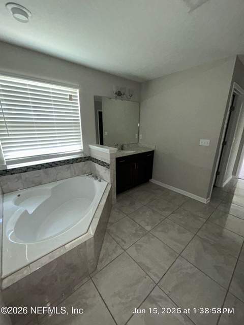 11493 Paceys Pond Circle, Jacksonville FL - photo 8 of 18