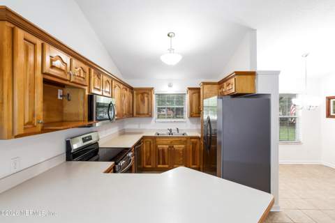 2719 Lake Drive, Hilliard FL - photo 15 of 34