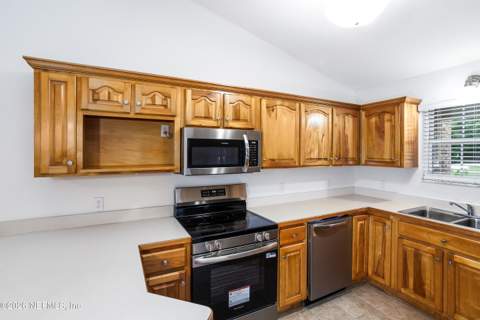 2719 Lake Drive, Hilliard FL - photo 16 of 34
