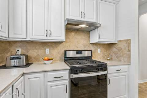11191 Lenora Court, Jacksonville FL - photo 12 of 58