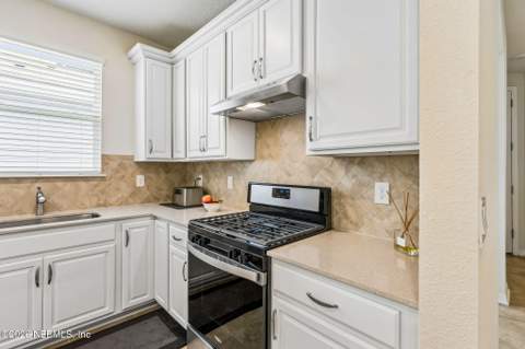 11191 Lenora Court, Jacksonville FL - photo 13 of 58