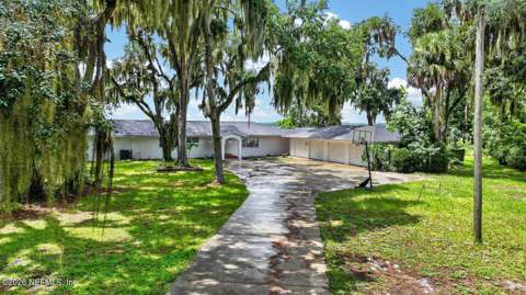 157 W Grandview Drive, East Palatka FL - photo 11 of 77